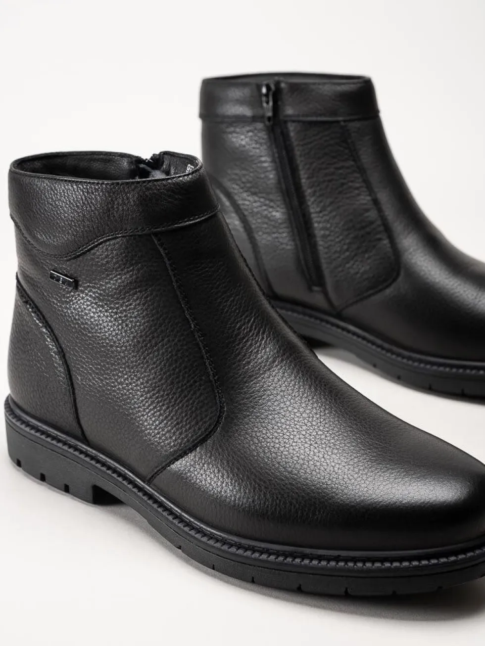 G Comfort - Svarta boots i narvsatt skinn med fårskinnsfoder