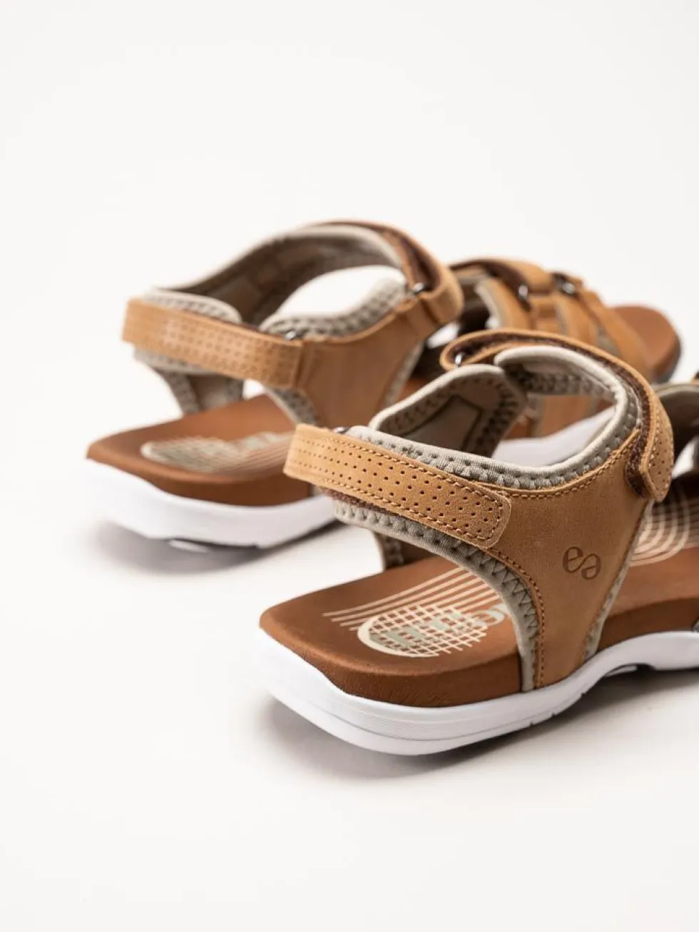 Green Comfort - Corsica - Ljusbrun sandal i mjukt skinn