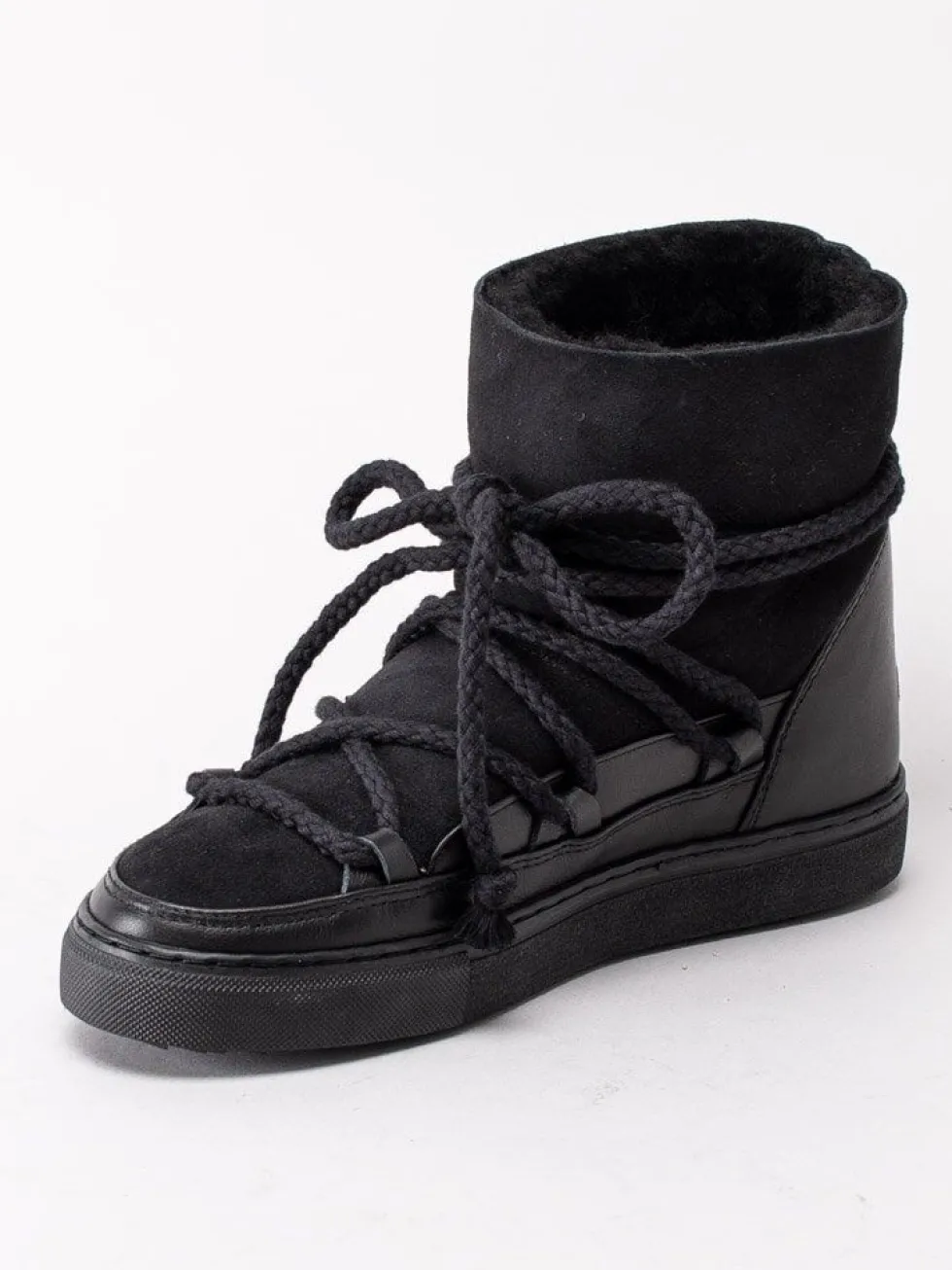 Inuikii - Classic - Svarta vinterboots med fårskinnsfoder