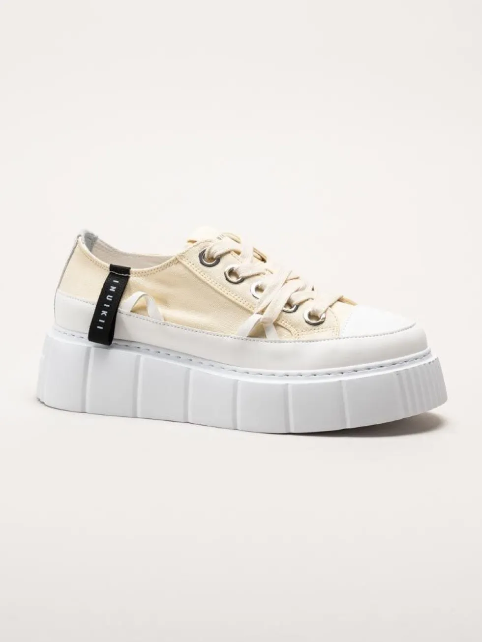 Inuikii - Matilda Canvas low - Ljusgula platåsneakers i textil