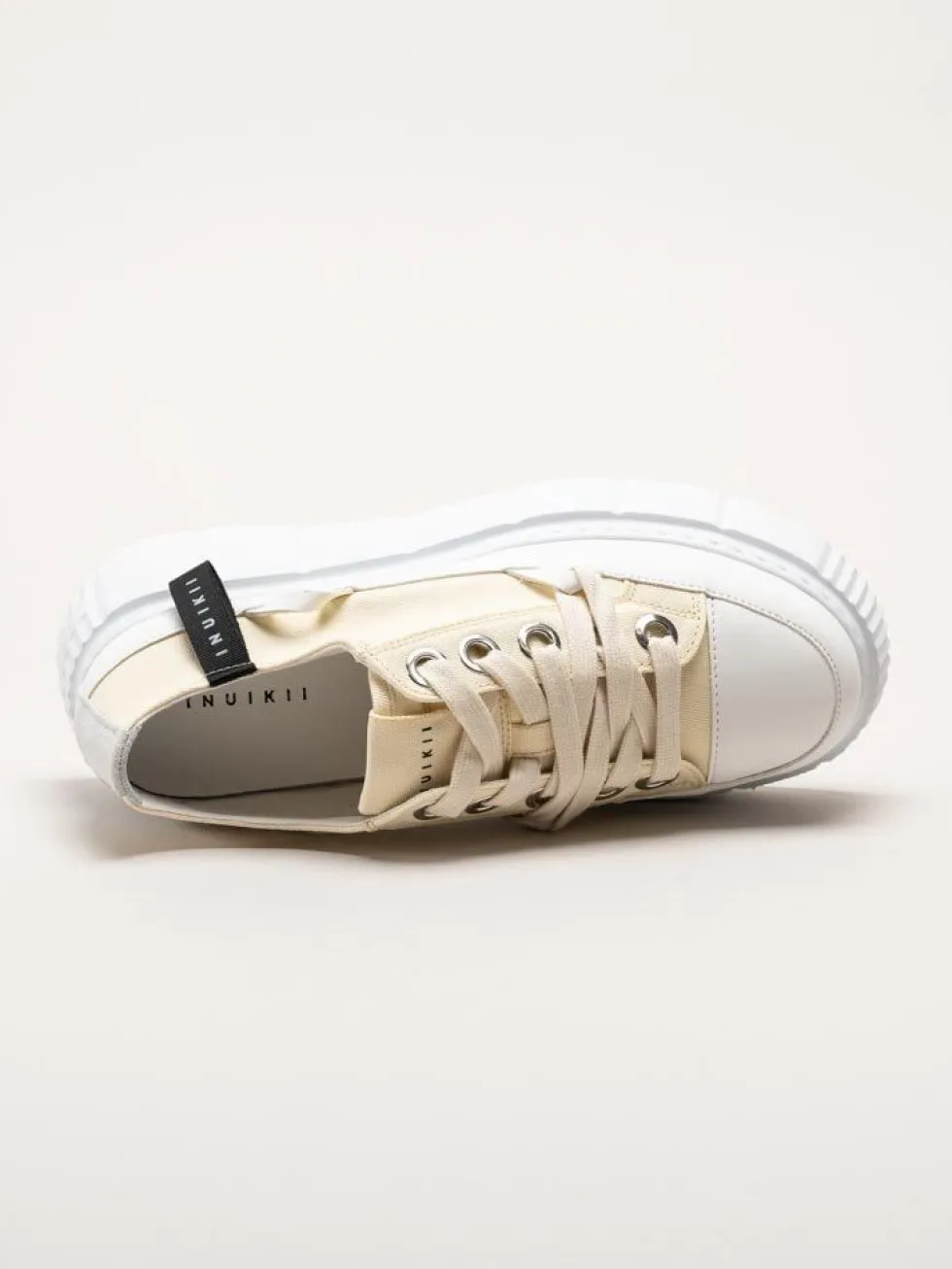 Inuikii - Matilda Canvas low - Ljusgula platåsneakers i textil