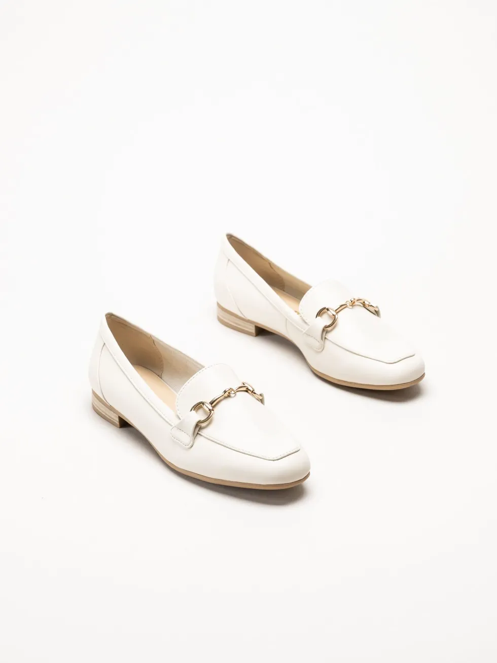 Marco Tozzi - Offwhite loafers i skinnimitation