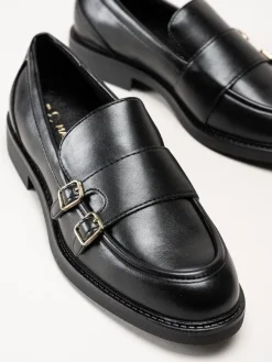 Marco Tozzi - Svarta loafers i skinnimitation