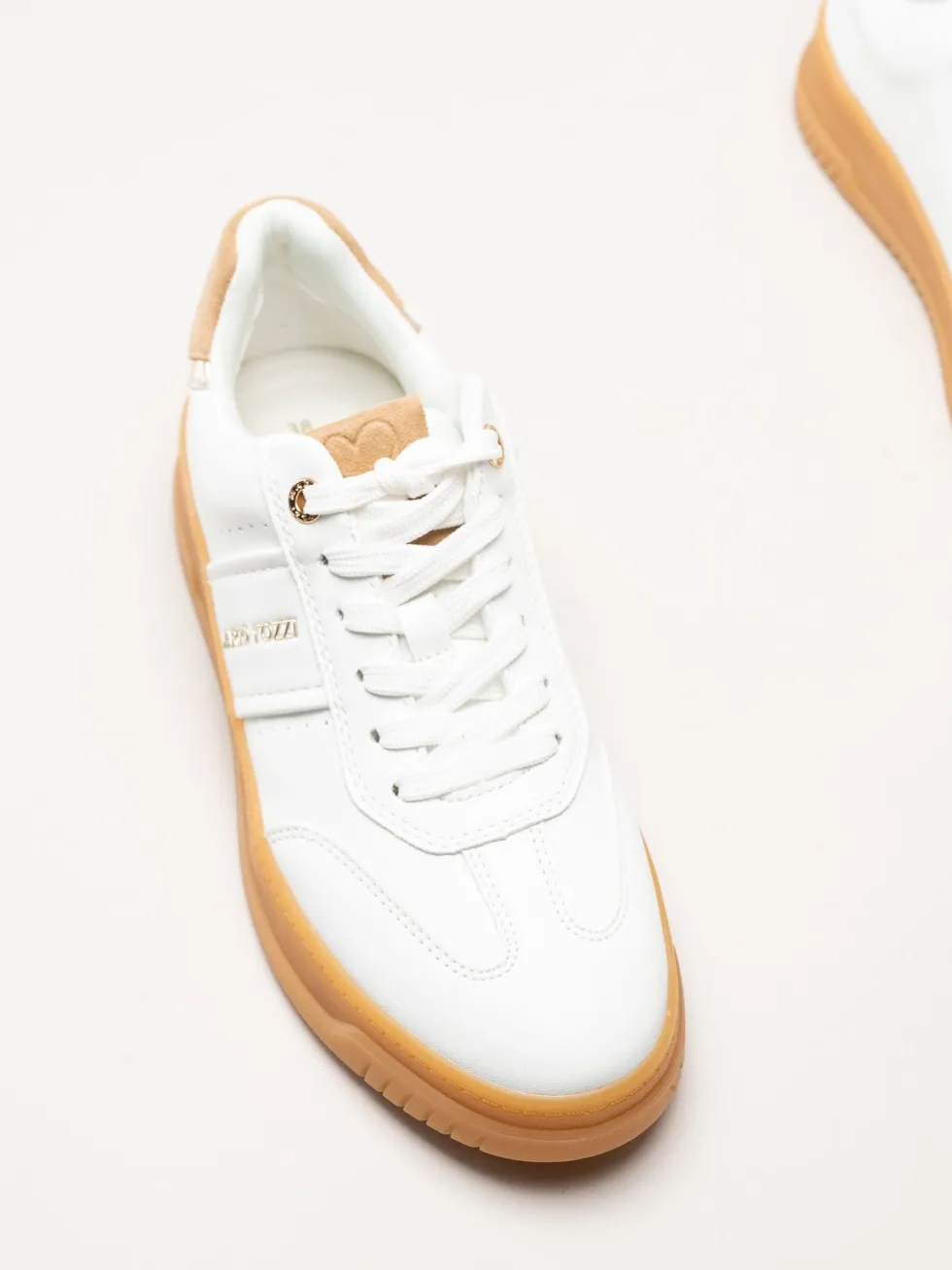 Marco Tozzi - Vita sneakers i skinnimitation