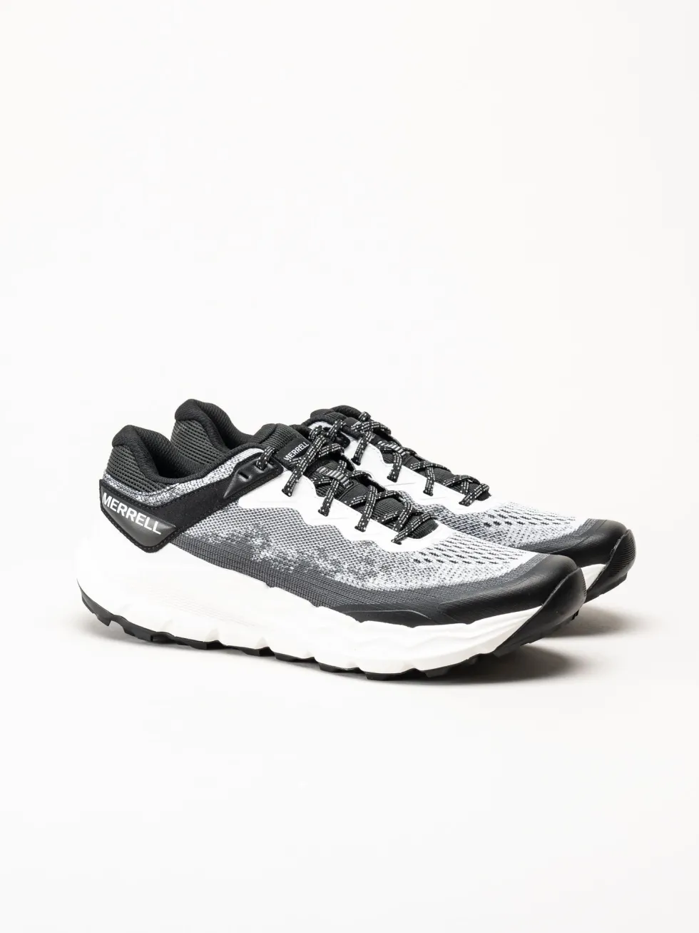 Merrell - Nova 4 - Svartvita sneakers i mesh