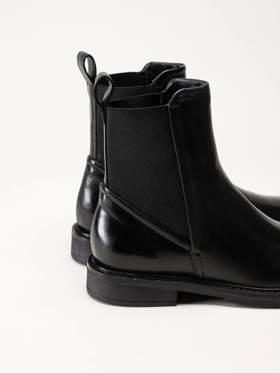Mjus - Fabia - Svarta chelsea boots i skinn