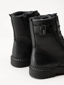 New Feet - Svarta kängor i skinn med Tex-membran