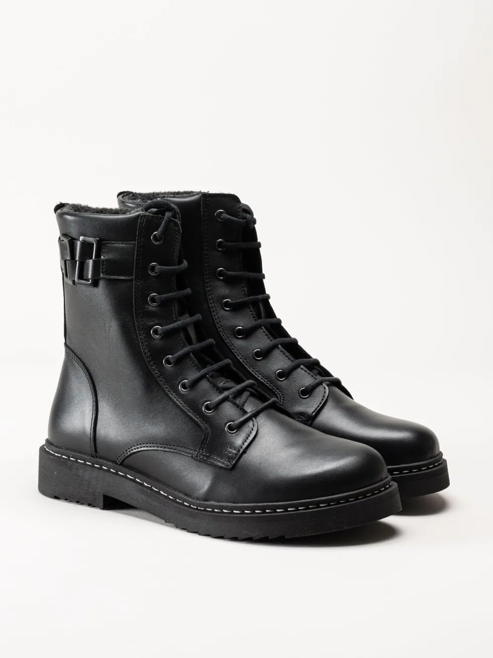 New Feet - Svarta kängor i skinn med Tex-membran