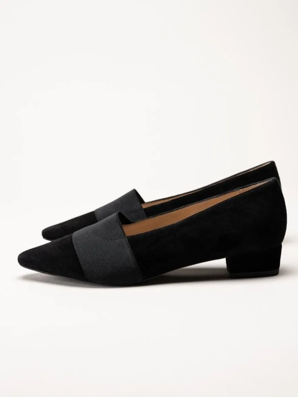 Peter Kaiser - Svarta pumps i mocka