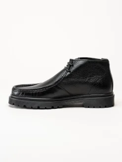 Playboy Footwear - Cowen - Svarta kängor i skinn