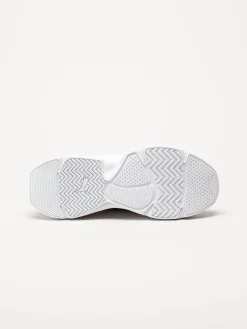 Puma - Cassia 2.0 - Vita sneakers i skinnimitation