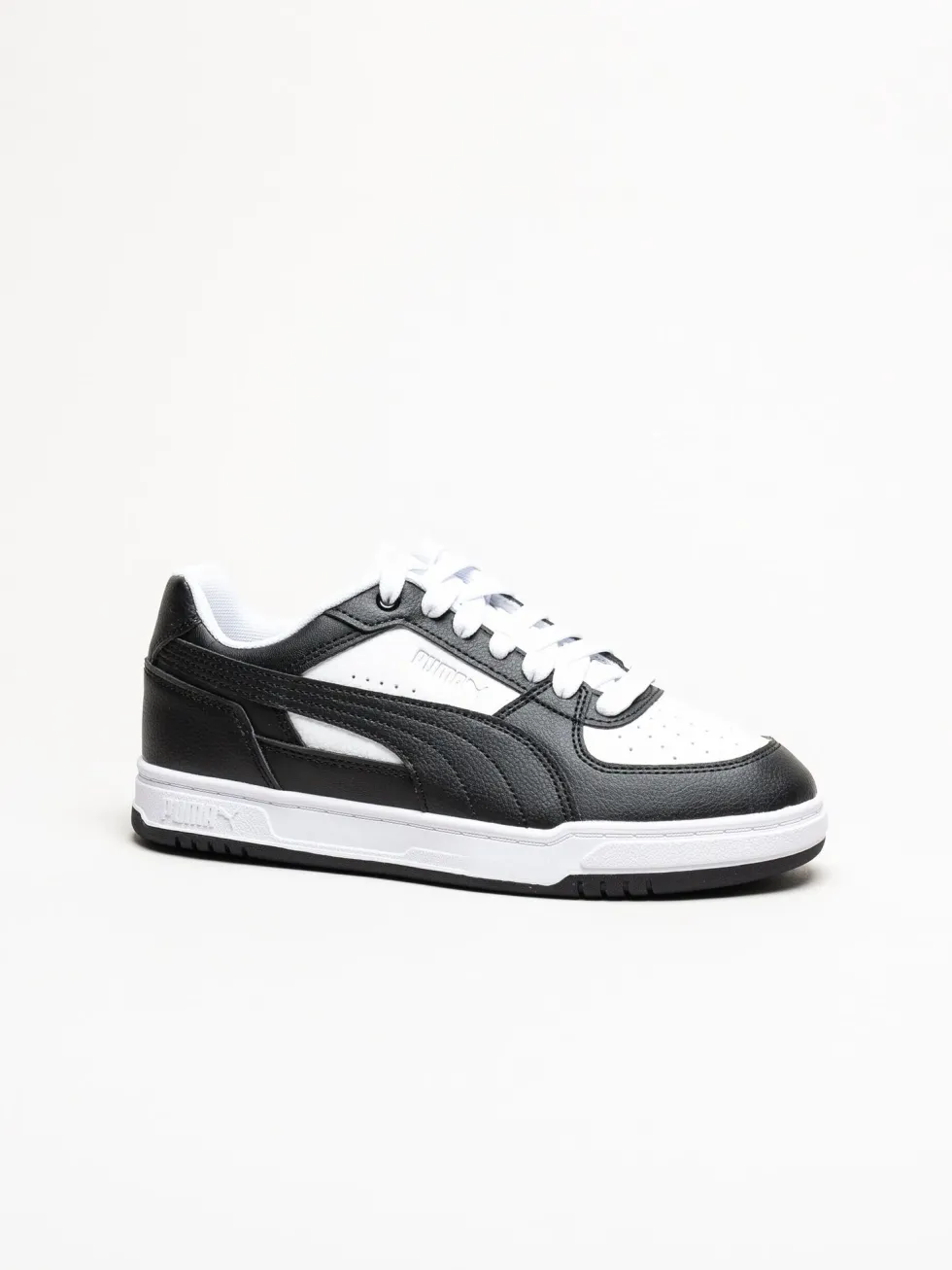 Puma - Caven III - Svartvita sneakers i skinnimitation