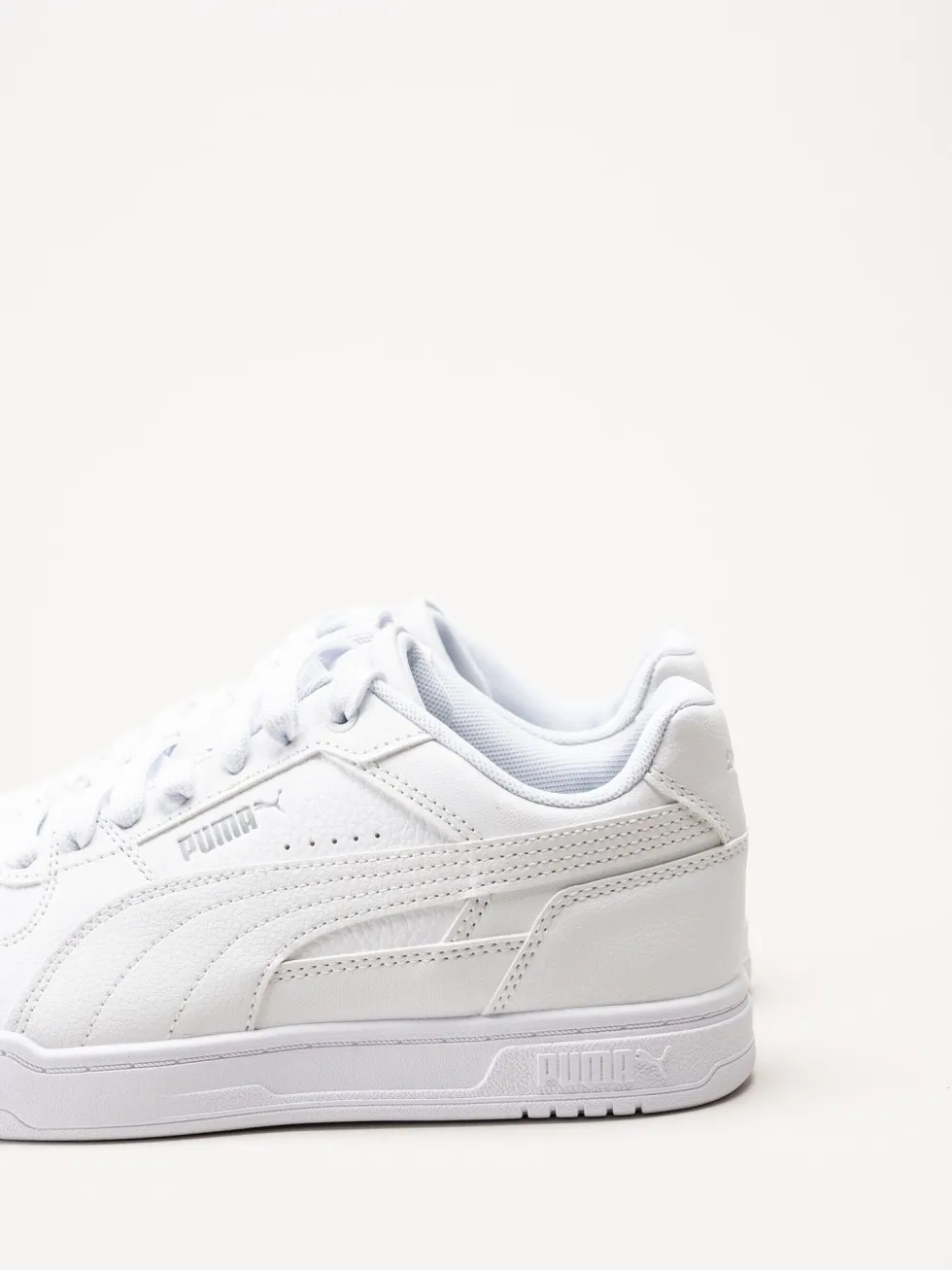 Puma - Caven III - Vita sneakers i skinnimitation