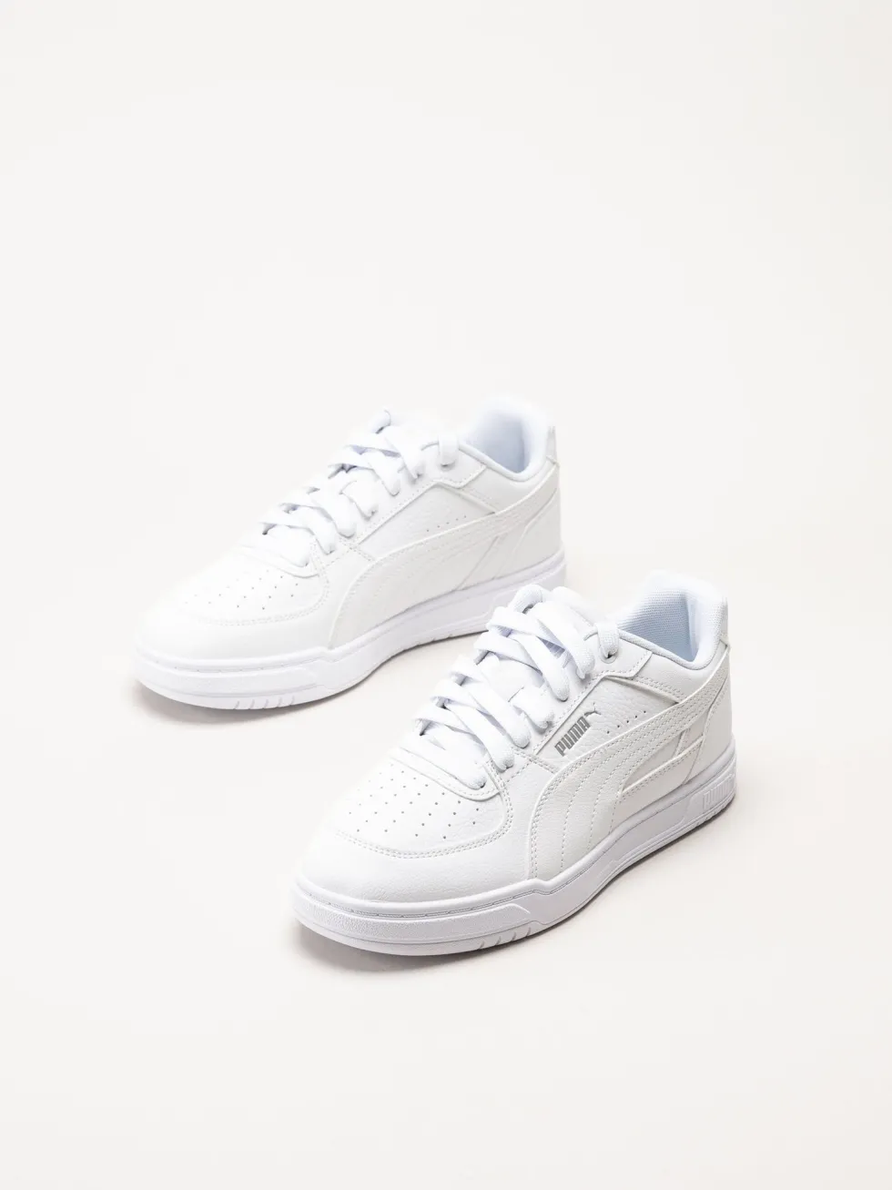 Puma - Caven III - Vita sneakers i skinnimitation