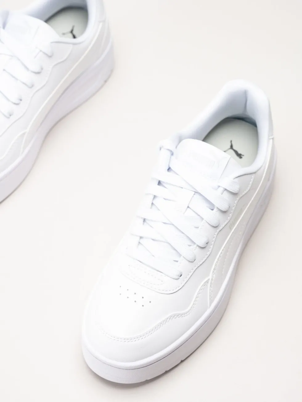 Puma - Court Lally Skye - Vita platåsneakers