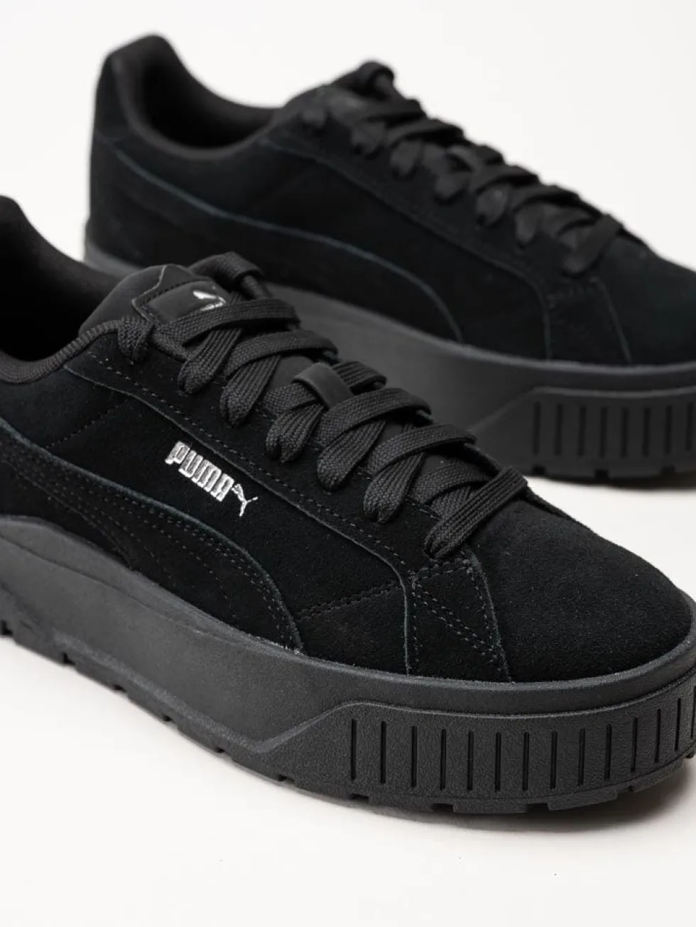 Puma - Karmen II - Svarta platåsneakers i mocka