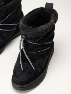 Puma - Snowbae Suede Wns - Svarta boots i fuskpäls