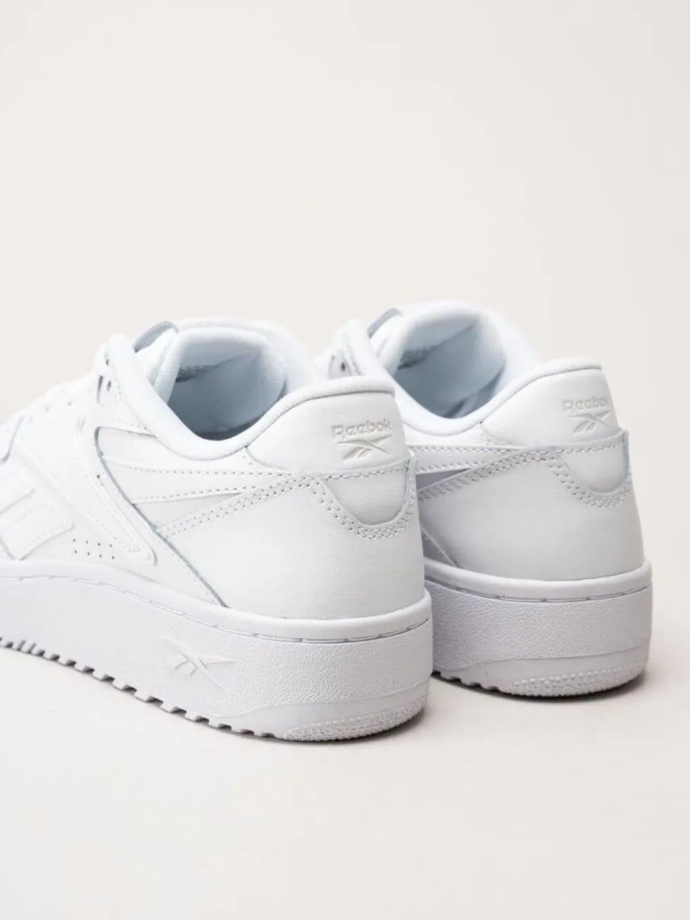 Reebok - ATR Chill - Vita sneakers i skinn