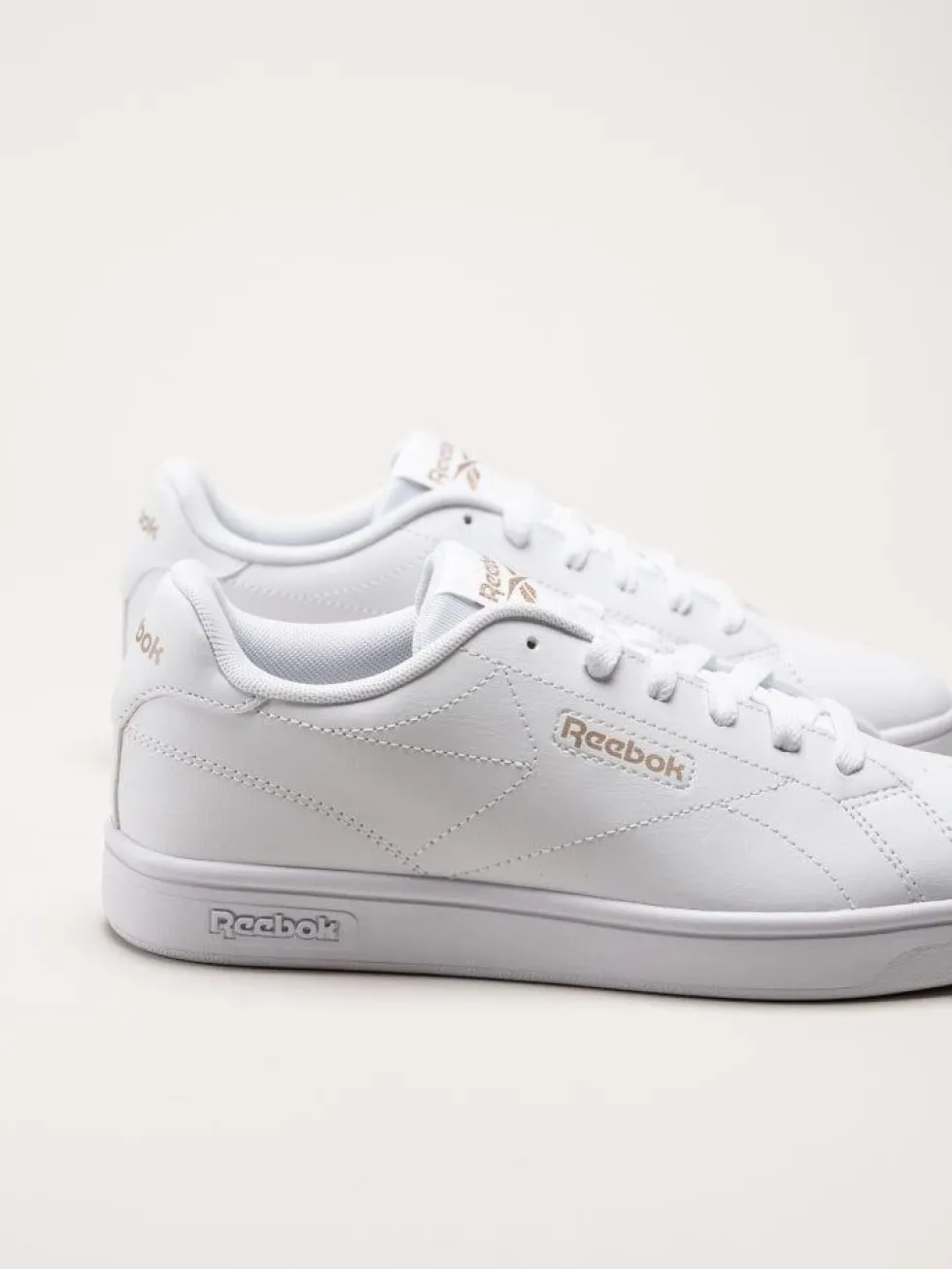 Reebok - Court Clean - Vita sneakers i skinnimitation