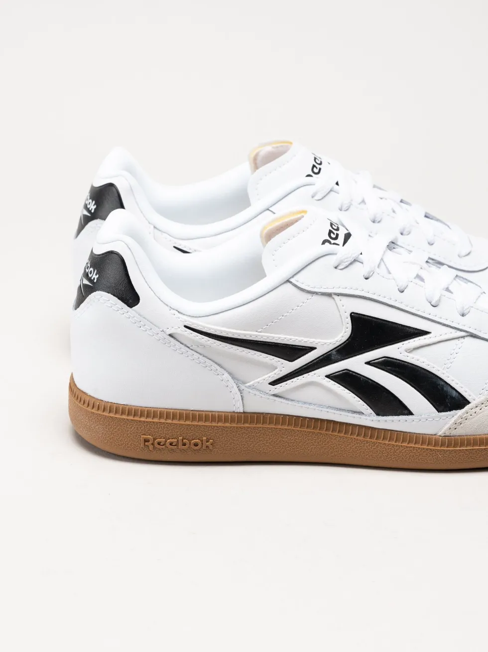 Reebok - Finale - Vita sneakers i skinn