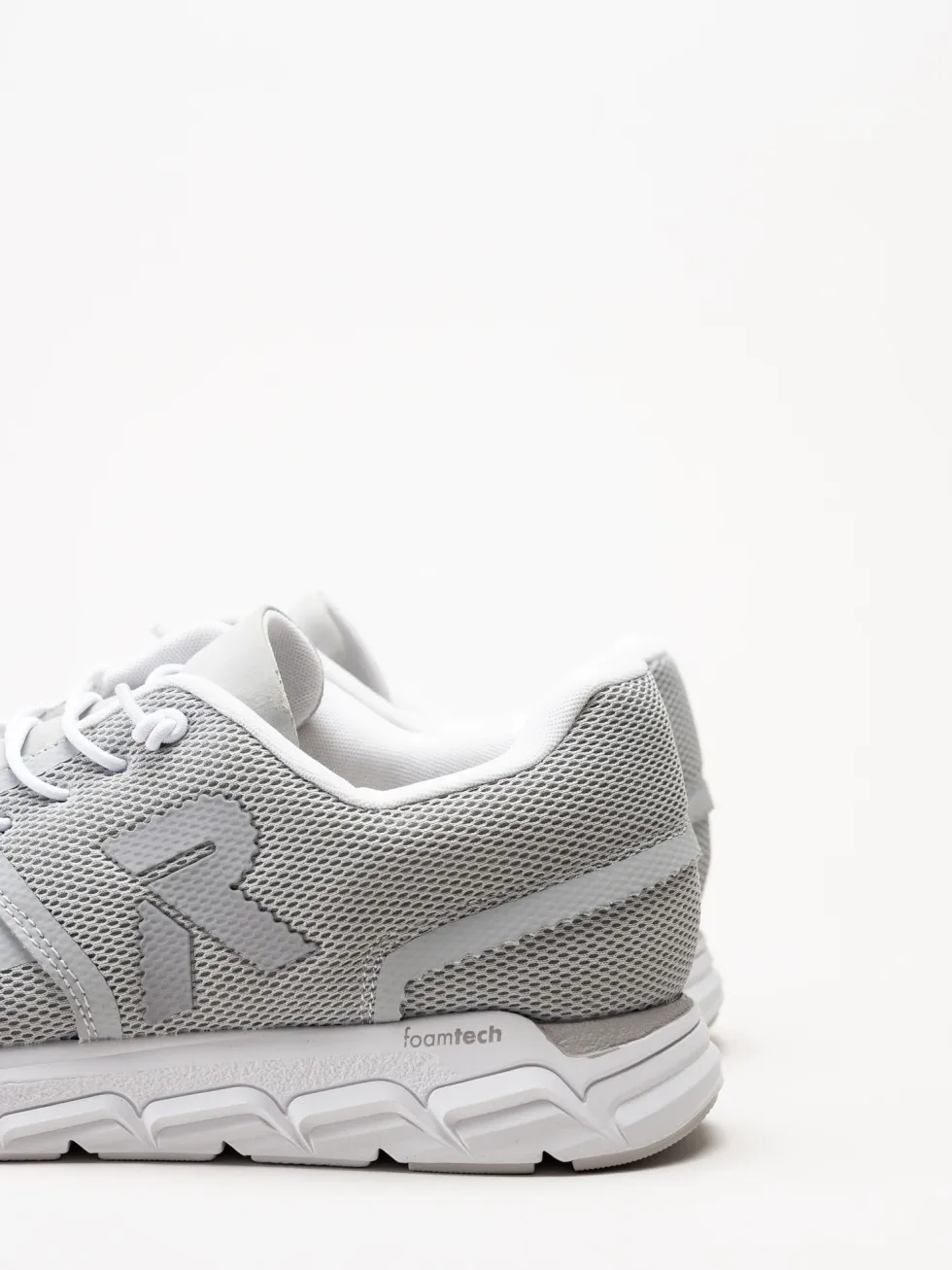 Rieker - Ljusgrå sneakers i mesh