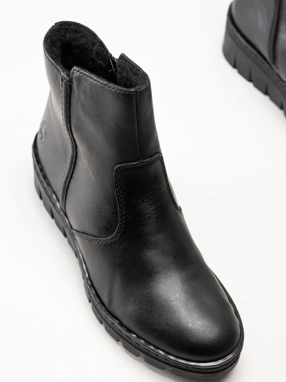 Rieker - Svarta fodrade kilklackade boots