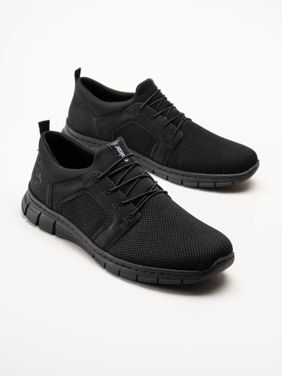 Rieker - Svarta slip on sneakers