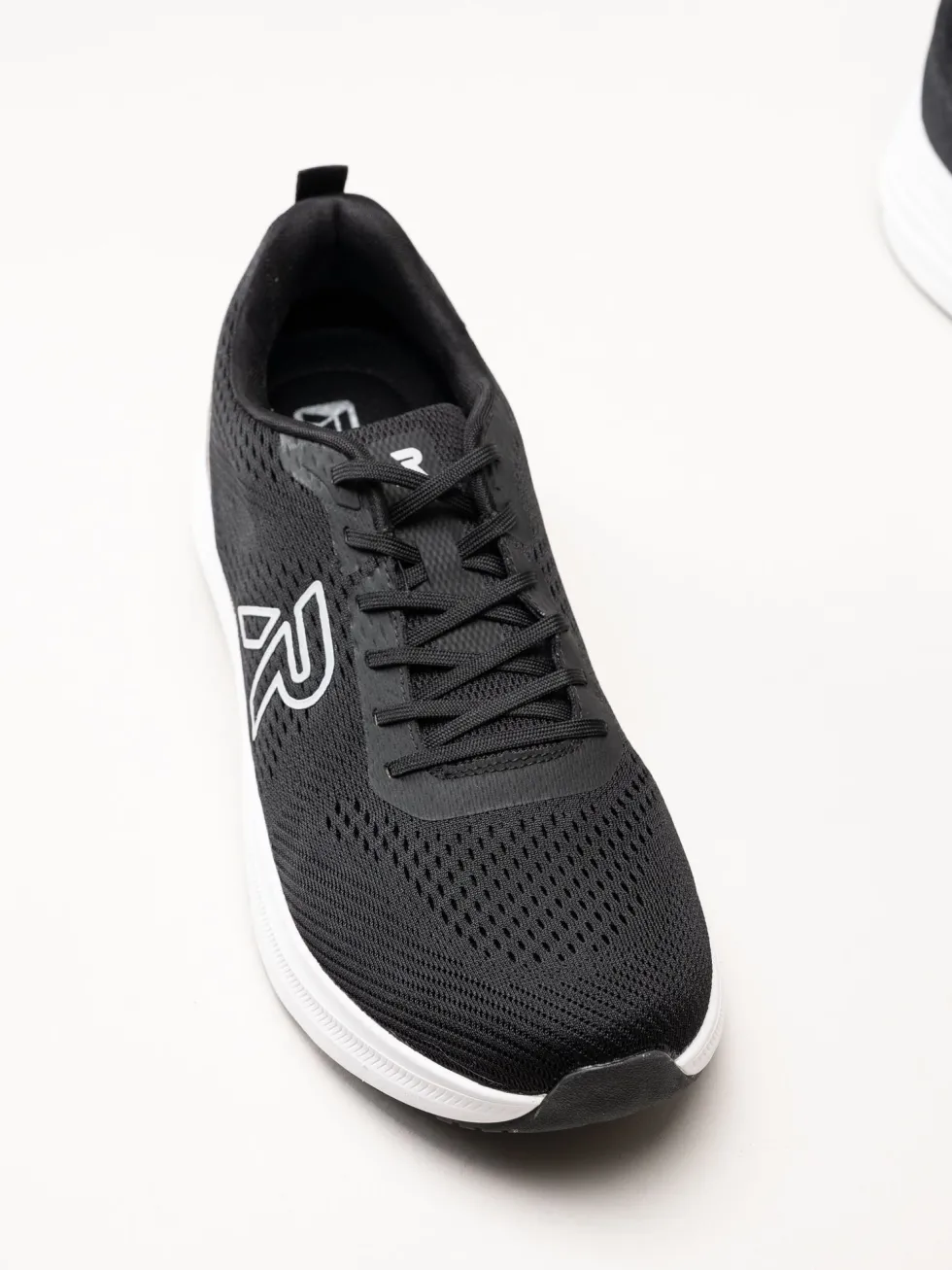 Rieker - Svarta sneakers i mesh