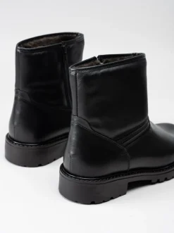 Sata - Svarta fårskinnsfodrade boots i skinn