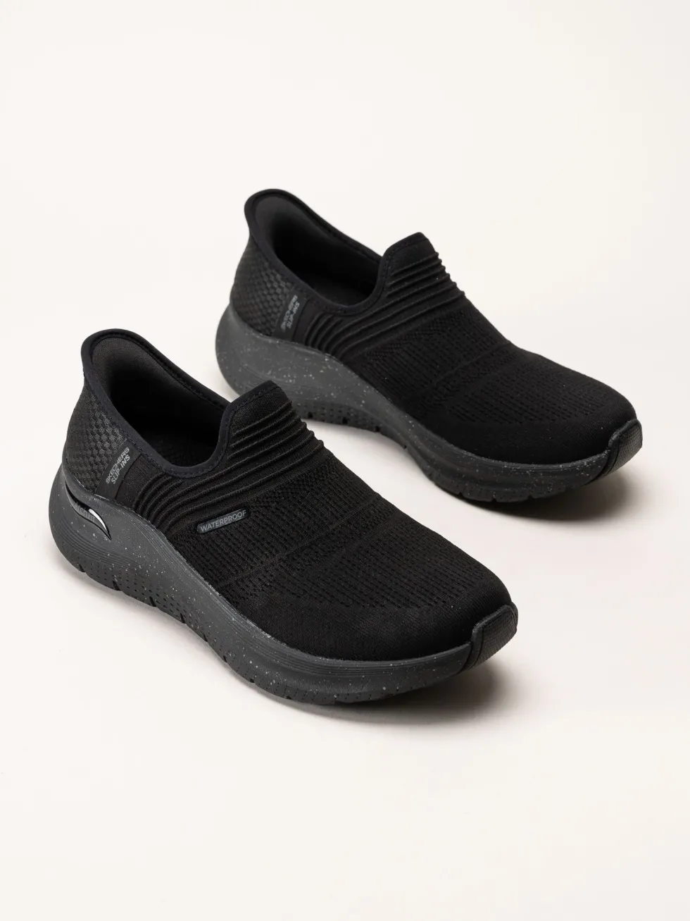 Skechers - Arch Fit 2.0 - Svarta slip-ins sneakers