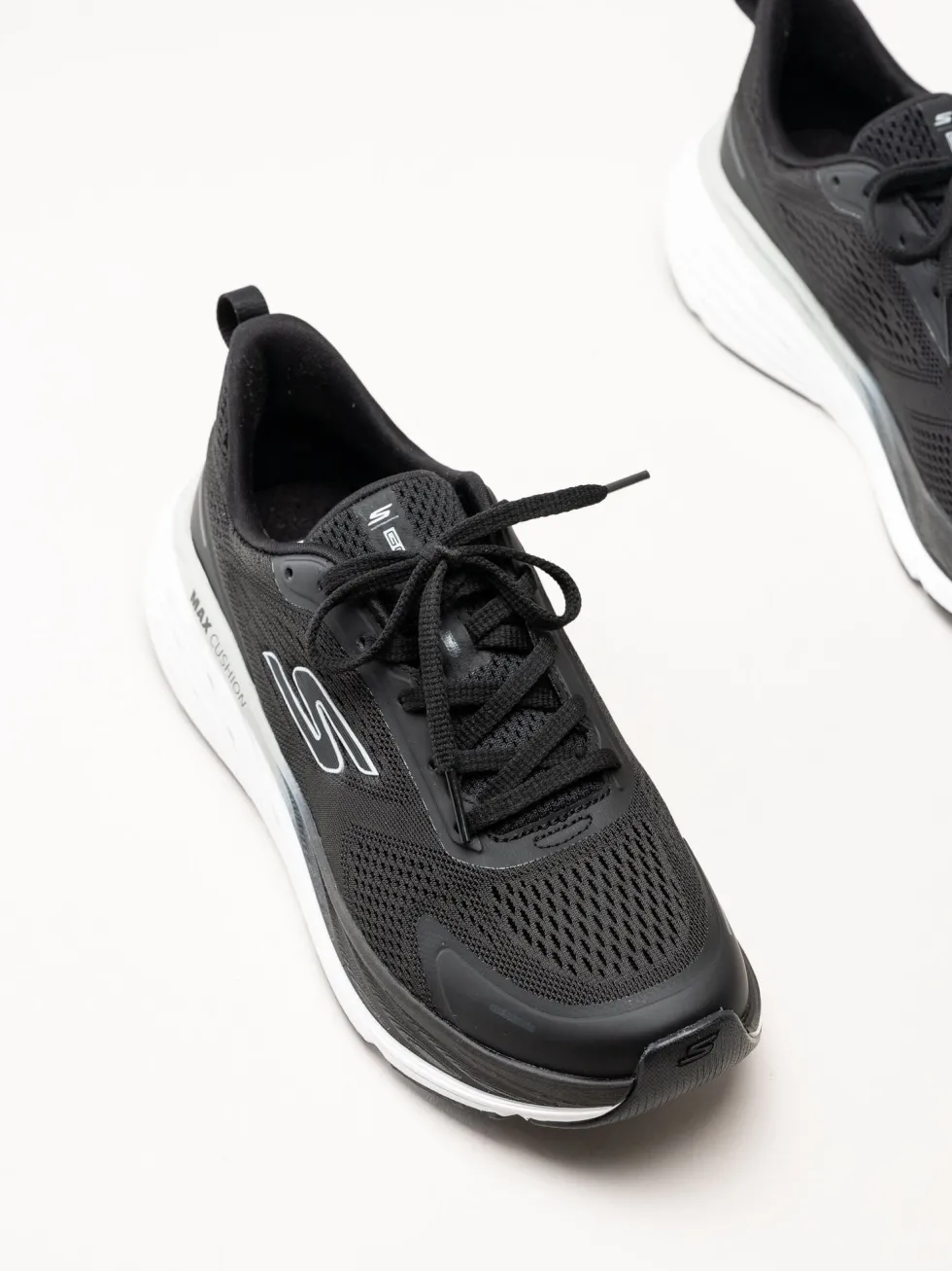 Skechers - Max Cushioning Elite 3 - Svarta sportskor i mesh