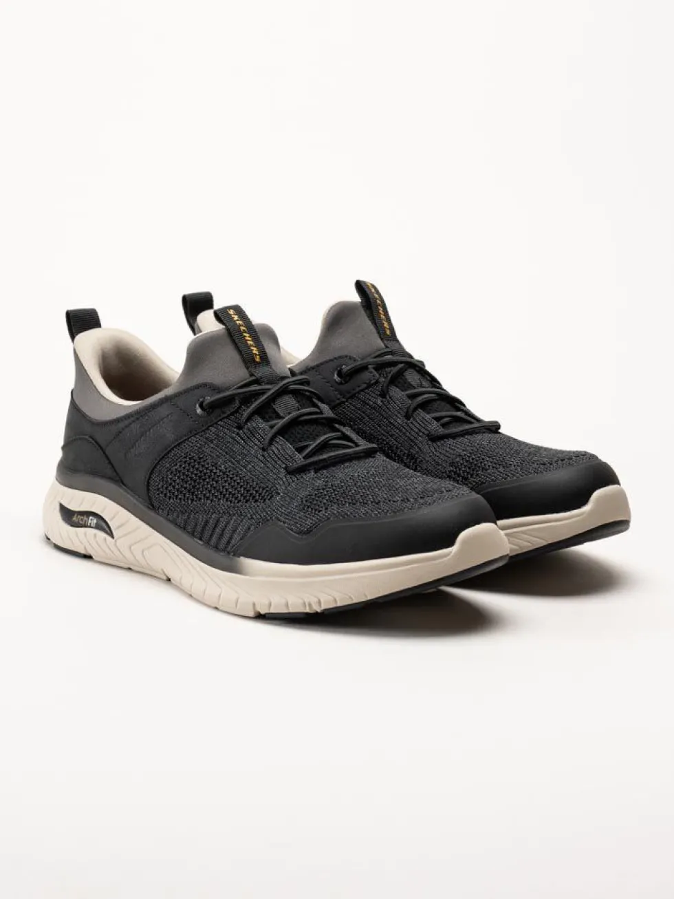 Skechers - Relaxed fit - Svarta slip-ins sneakers i mesh