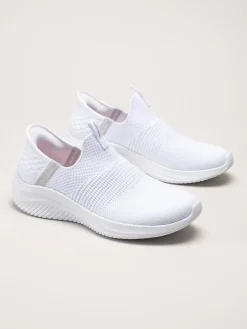 Skechers - Ultra Flex 3.0 Cozy Streak - Vita slip-ins sneakers i textil