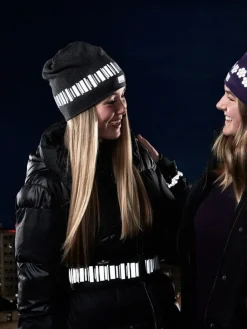 Smart in the Dark - Mössa Norrsken - Svart bomullsmössa med reflex Norrsken