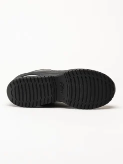 S.Oliver - Svarta sneakers i skinnimitation