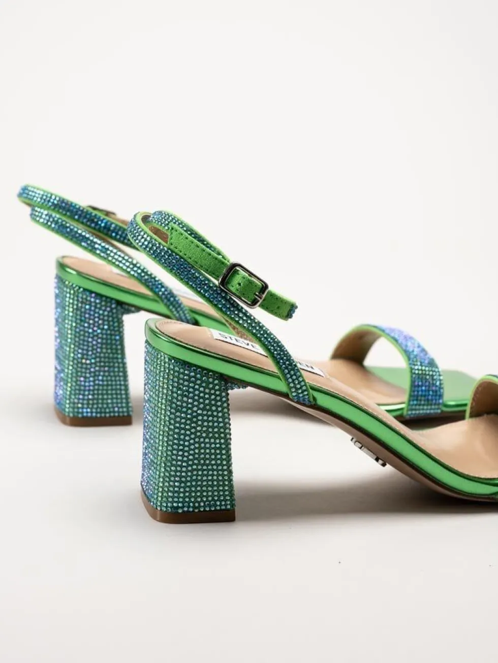 Steve Madden - Luxe-R - Gröna sandaletter med strass