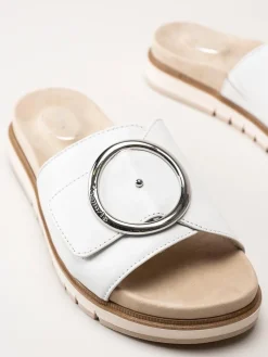 Tamaris Wide - Vita slip in sandaler i skinn