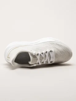 Under Armour - W Infinite Pro Cool Down - Off white löparskor i textil