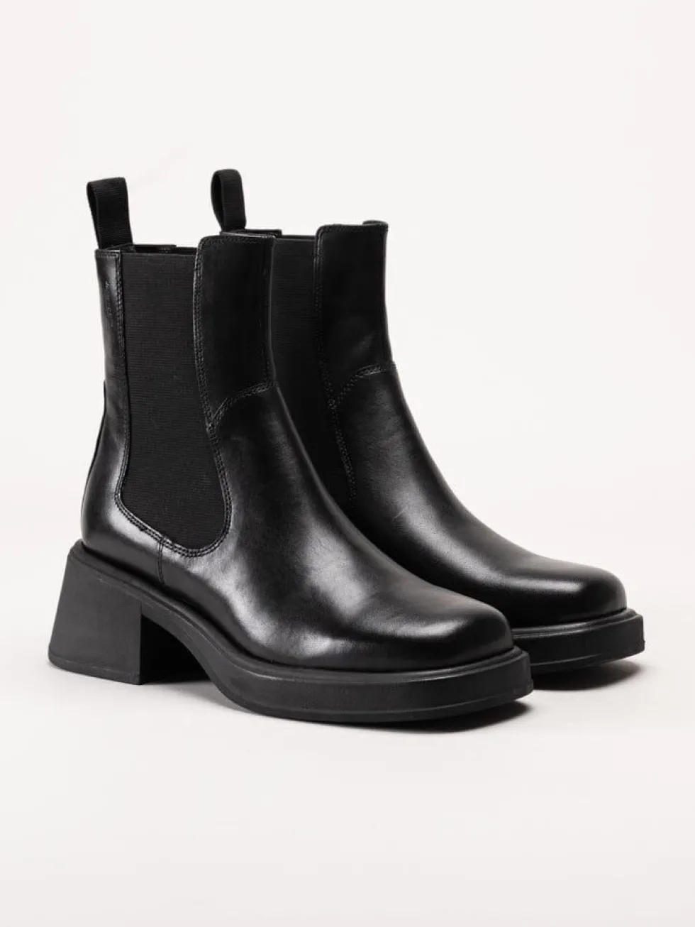 Vagabond - Dorah - Svarta chelsea boots med klack