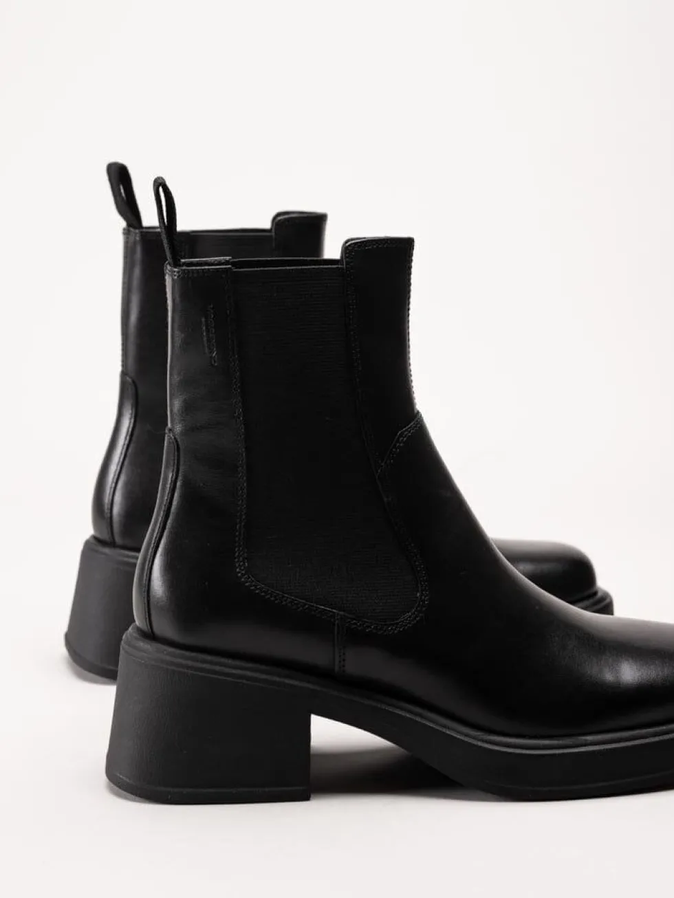 Vagabond - Dorah - Svarta chelsea boots med klack